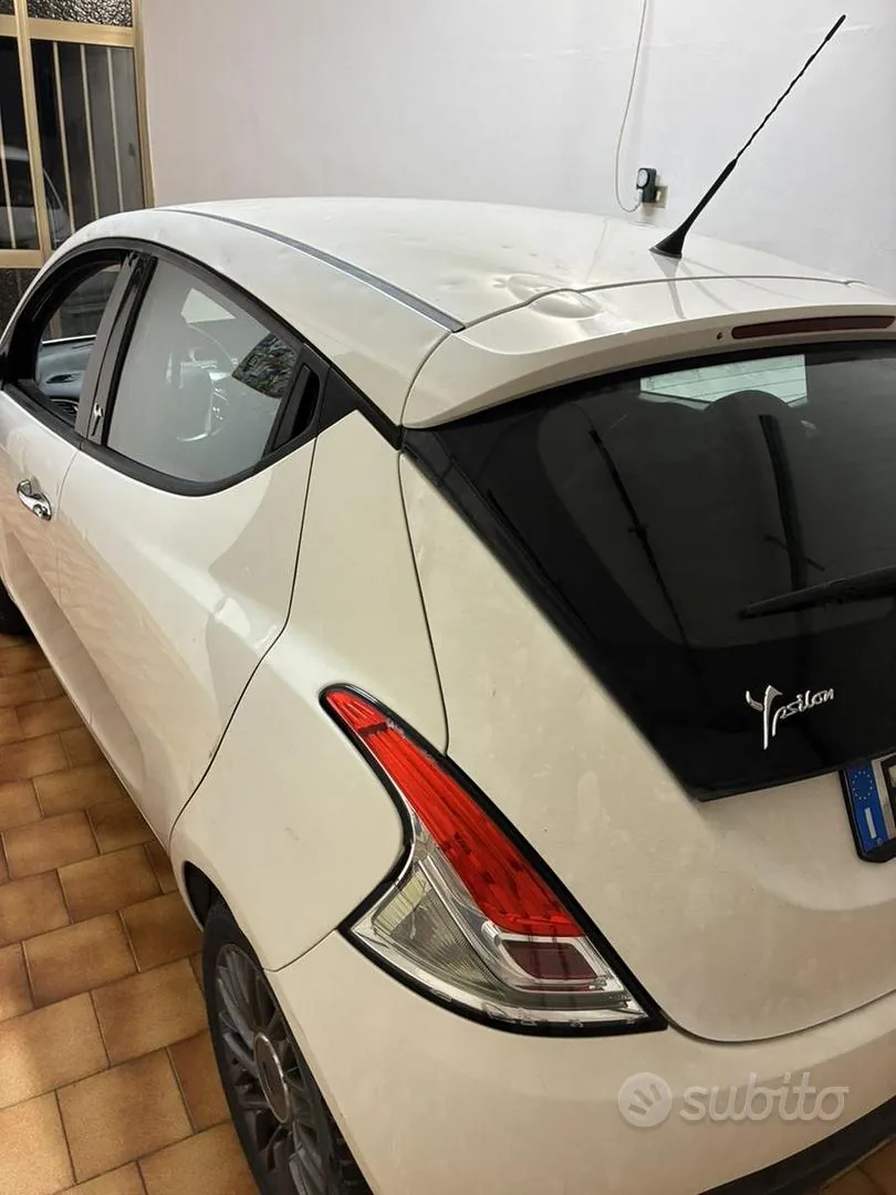 Lancia Y 2012 photo 5