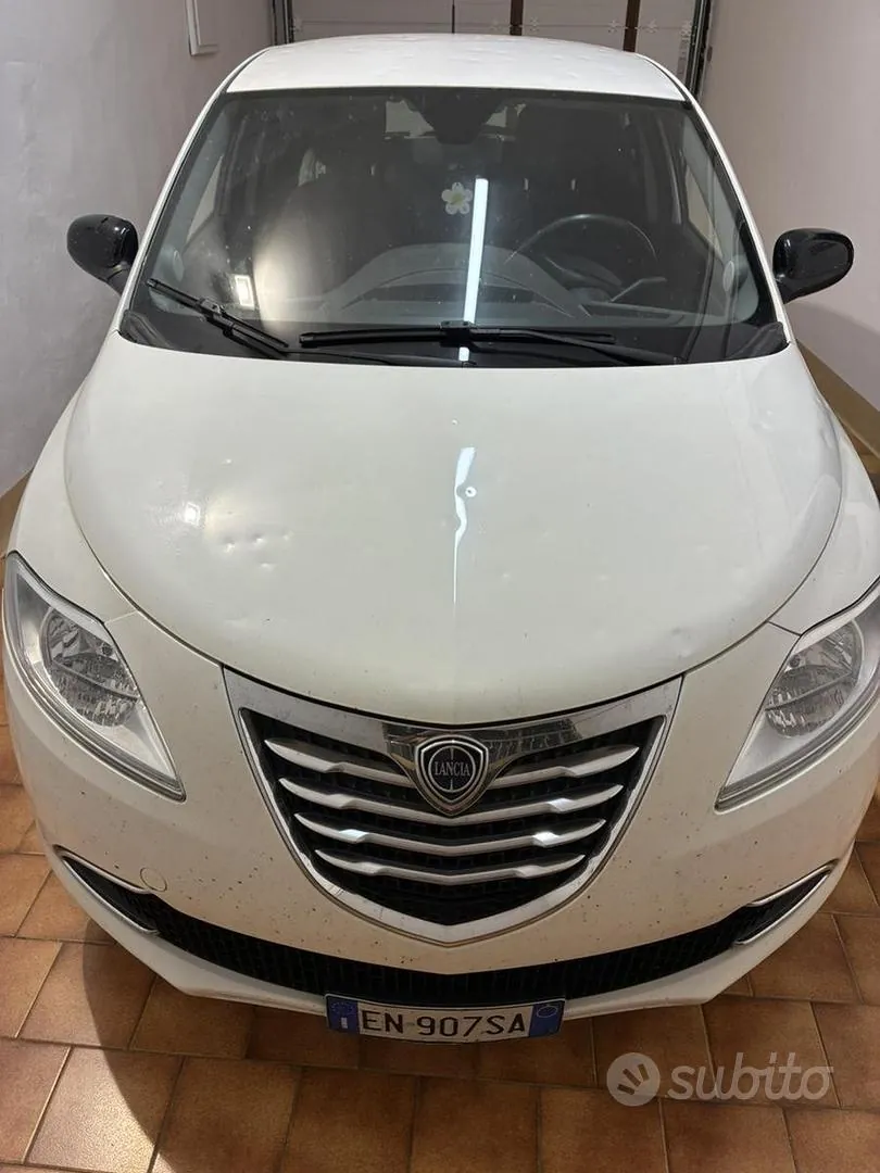 Lancia Y
