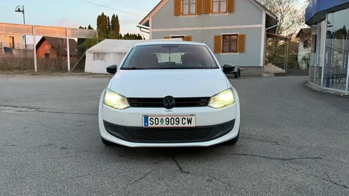 Volkswagen Polo 2013 photo 2