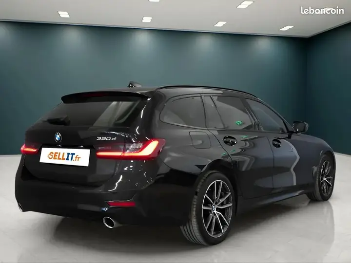BMW 3 Series 2022 photo 2