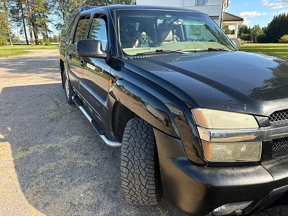 Chevrolet Avalanche 2003 photo 2