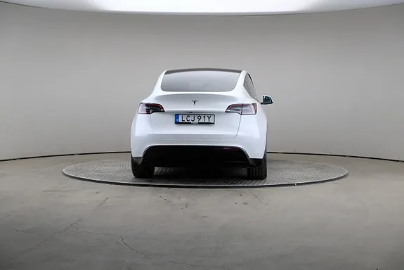 Tesla Model Y 2023 photo 5