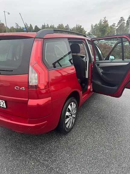 Citroen Grand C4 Picasso 2010 photo 5