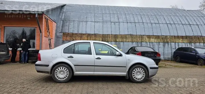 Volkswagen Bora 2001 photo 2