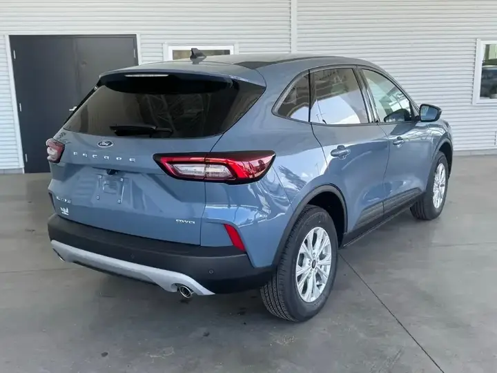 Ford Escape 2026 photo 4