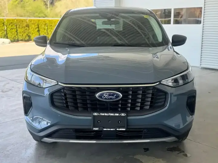 Ford Escape 2026 photo 2