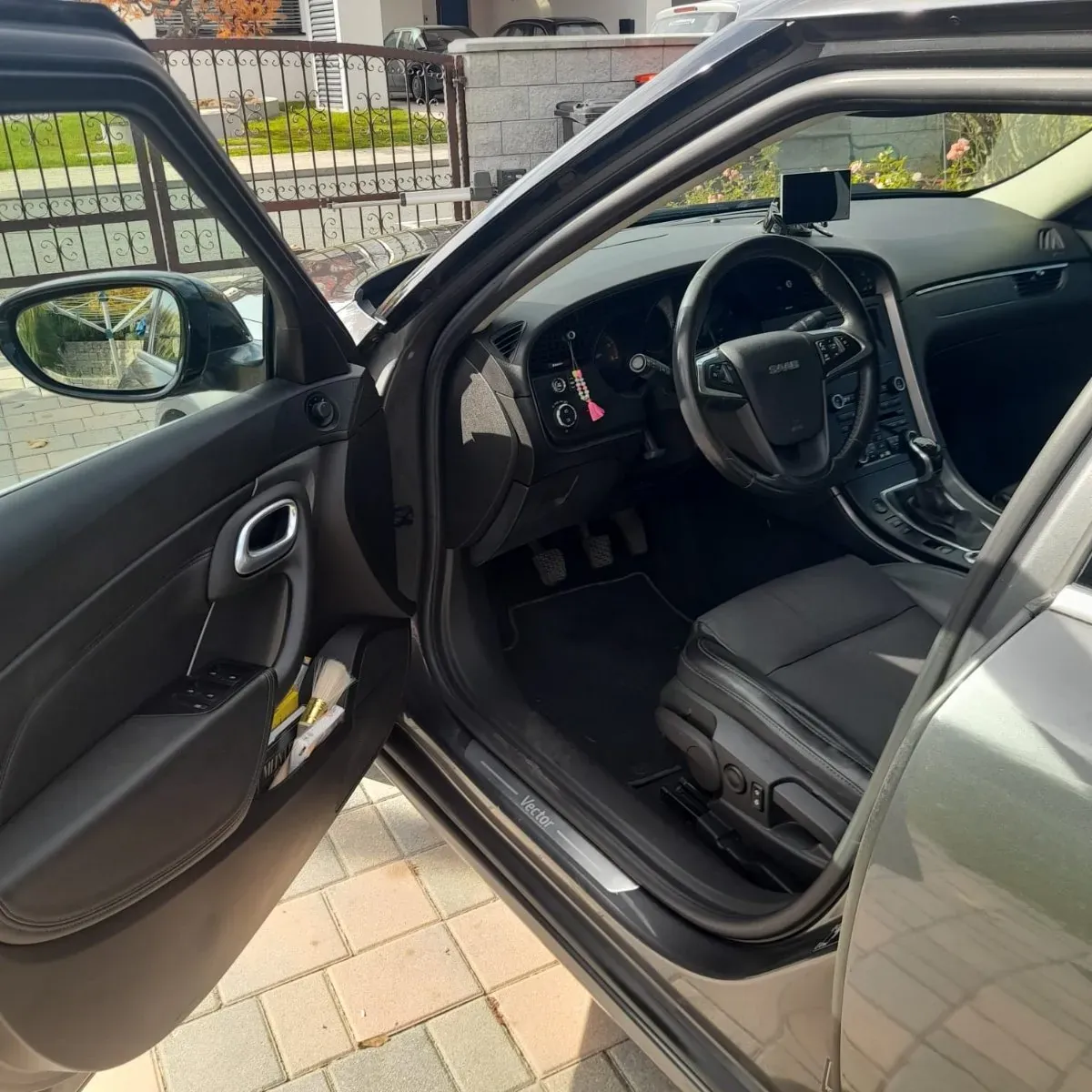 Saab 9-5 2011 photo 3