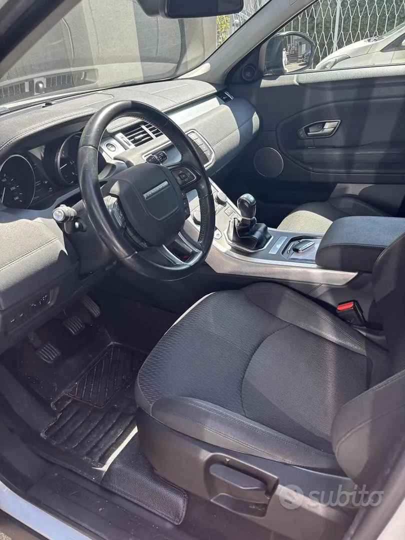 Land Rover Range Rover Evoque 2017 photo 5