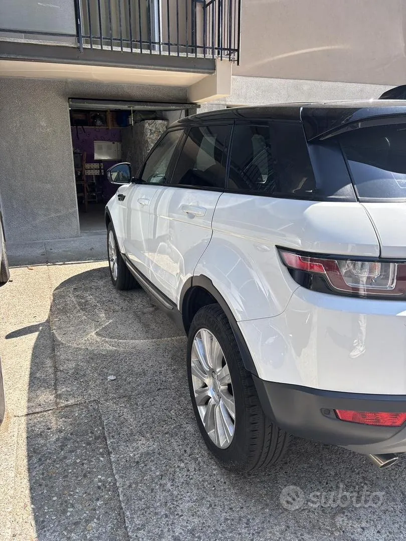 Land Rover Range Rover Evoque 2017 photo 2