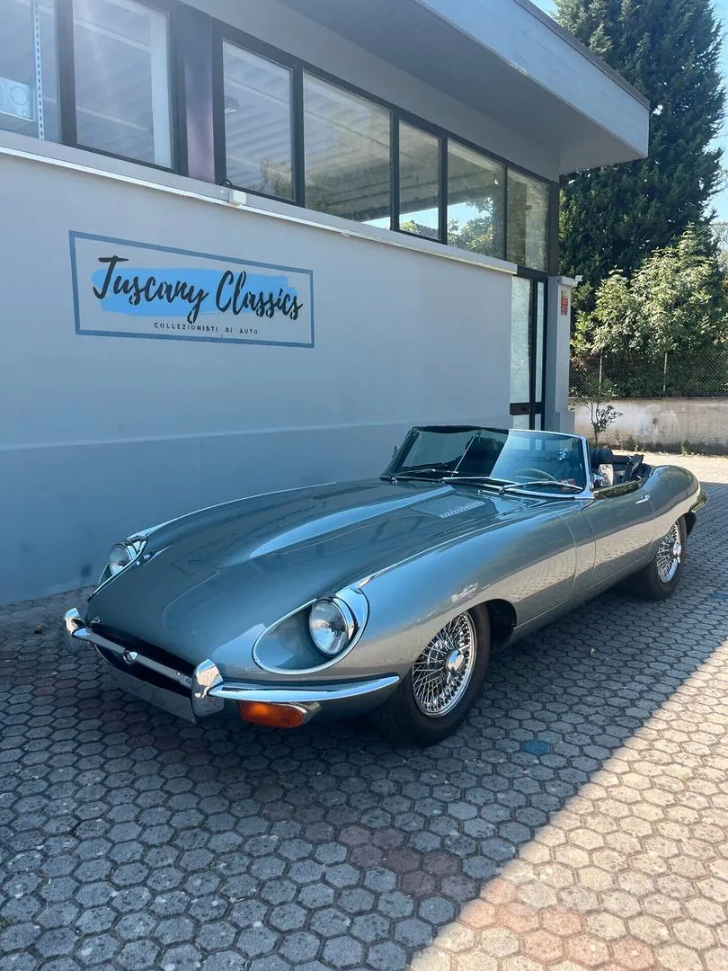 Jaguar E-Type 1969 photo 3