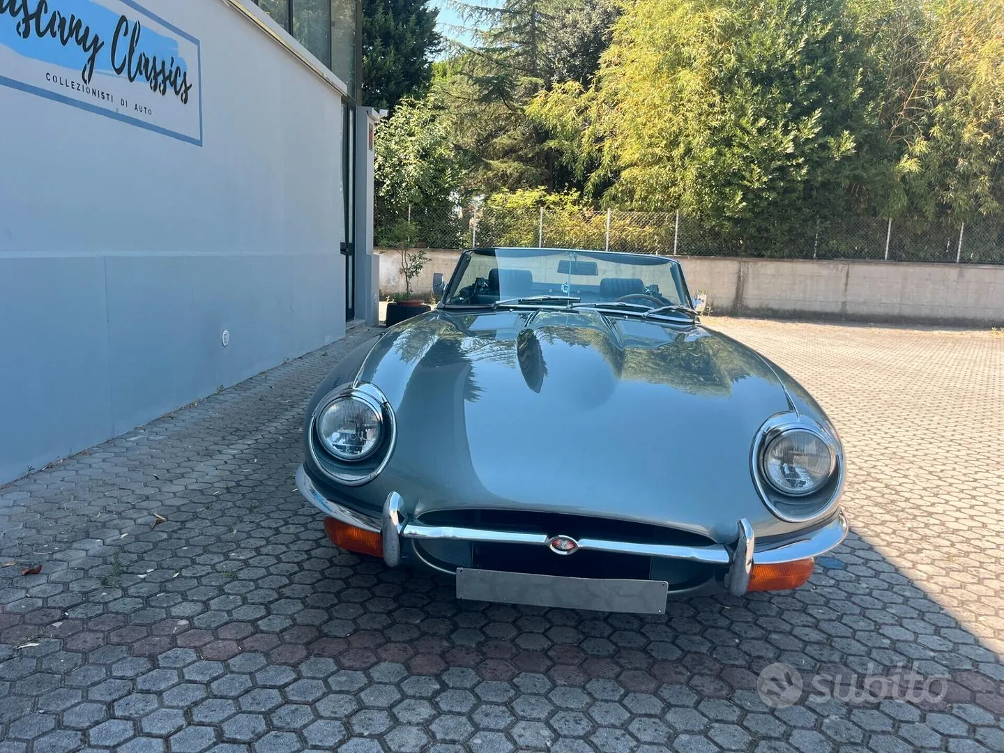 Jaguar E-Type 1969 photo 5