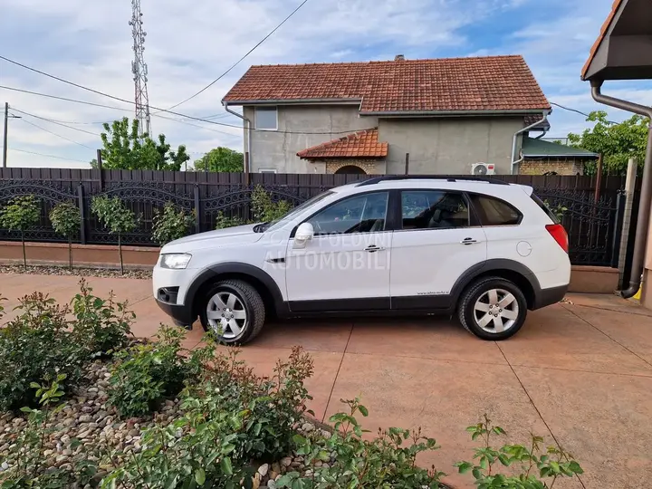 Chevrolet Captiva 2011 photo 2