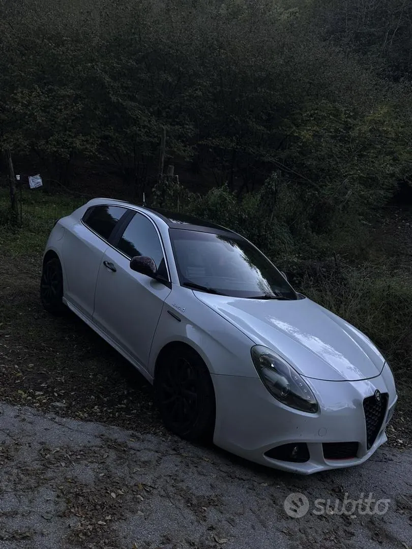 Alfa Romeo Giulietta 2013 photo 4