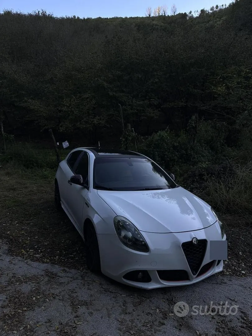 Alfa Romeo Giulietta 2013 photo 3