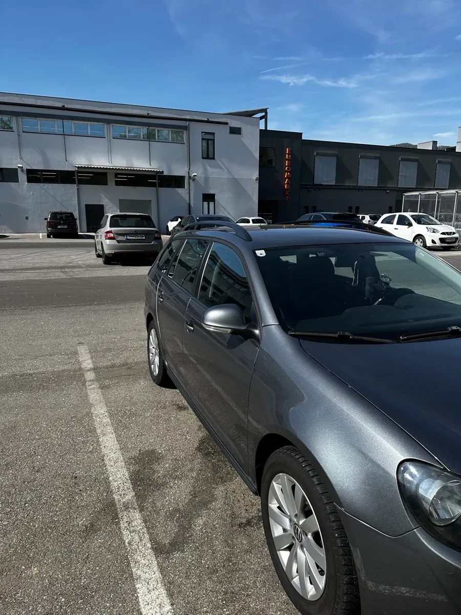 Volkswagen Golf 2010 photo 3