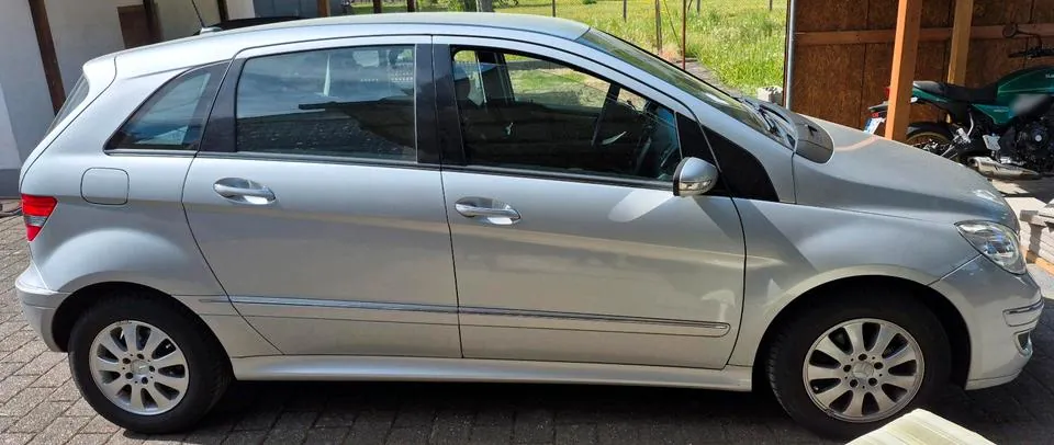 Mercedes-Benz B 170