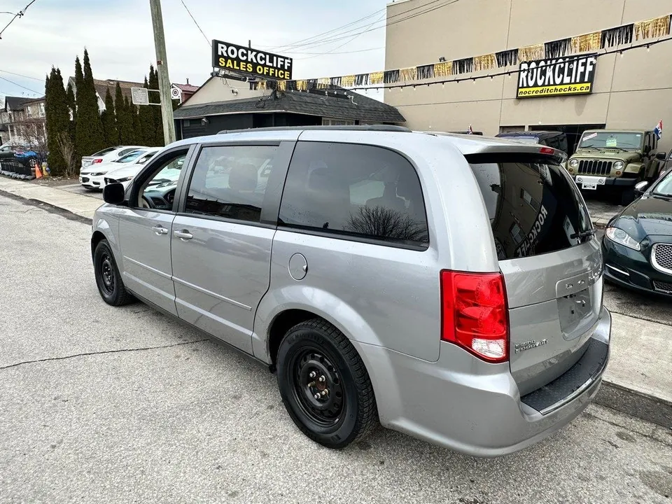 Dodge Grand Caravan 2013 photo 3