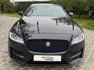 Jaguar Xf 2019 photo 3