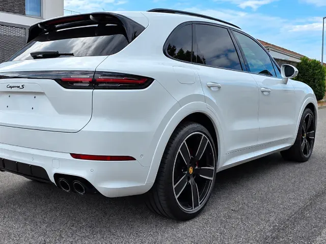 Porsche Cayenne 2023 photo 4