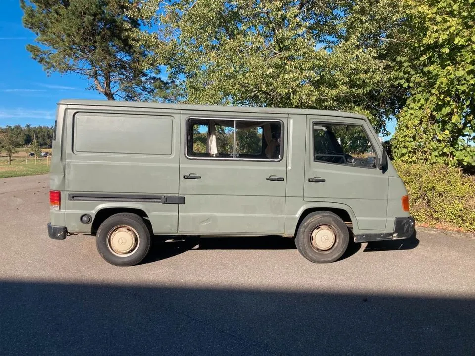 Mercedes-Benz Mb 100