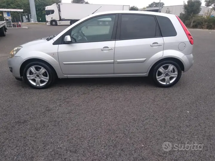 Ford Fiesta 2008 photo 3
