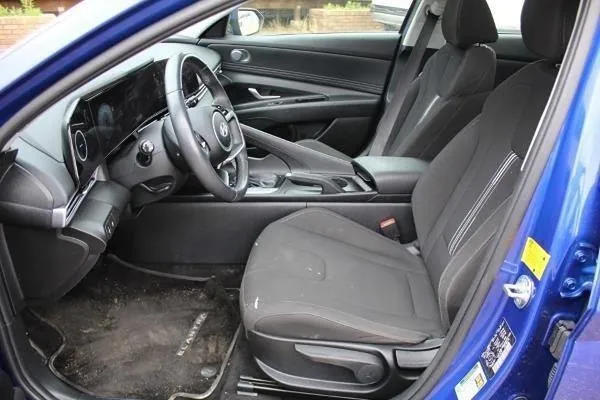 Hyundai Elantra 2024 photo 2
