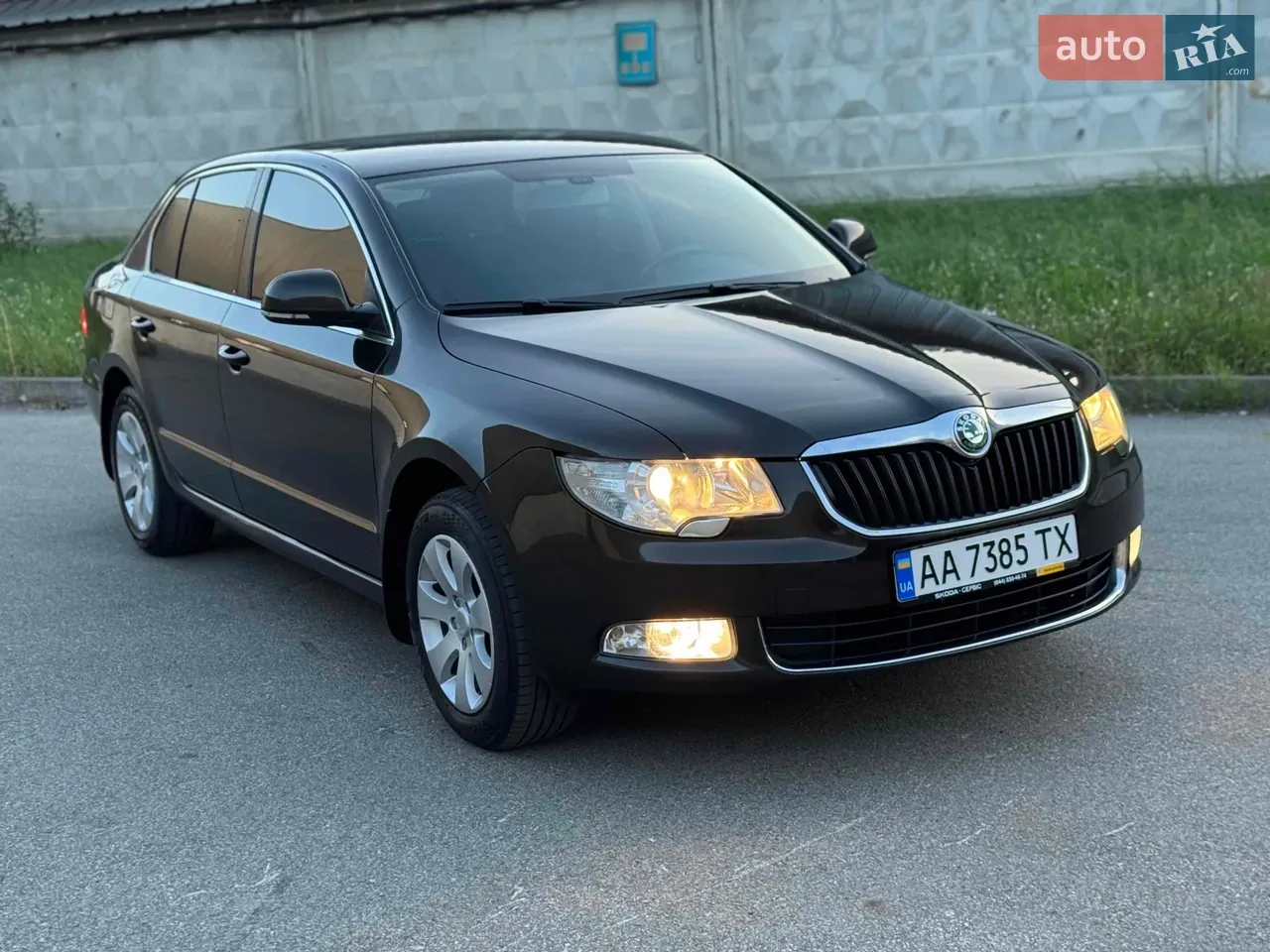 Skoda Superb 2012 photo 5
