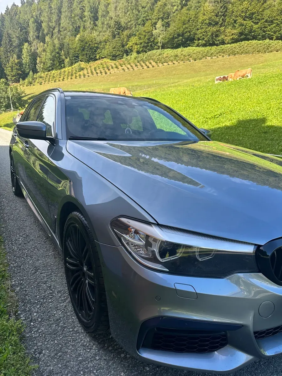 BMW 5 Series 2017 photo 2