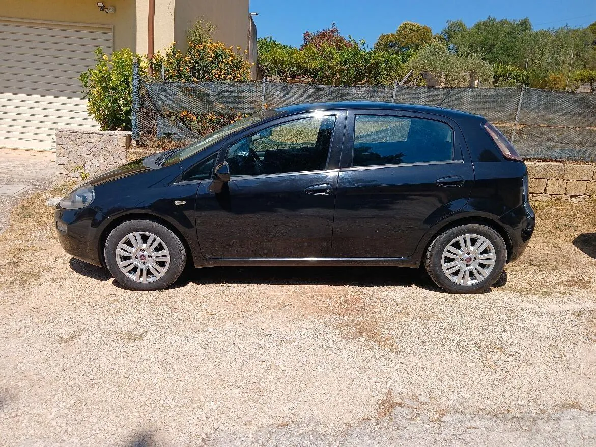 Fiat Punto 2014 photo 2