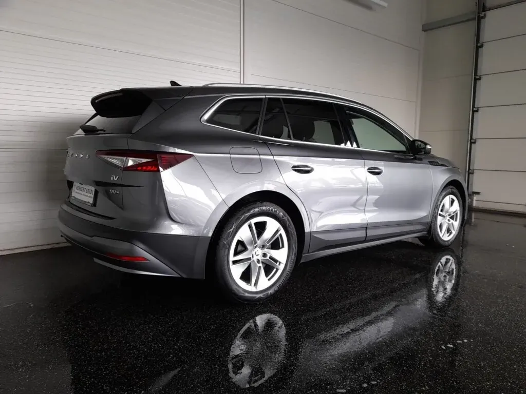 Skoda Enyaq 2023 photo 2
