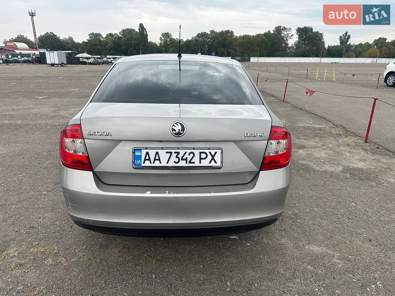 Skoda Rapid 2013 photo 2