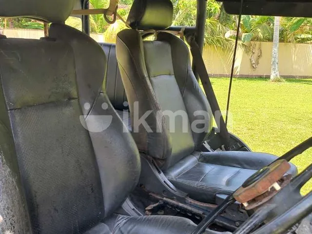 Mitsubishi Jeep 1997 photo 4