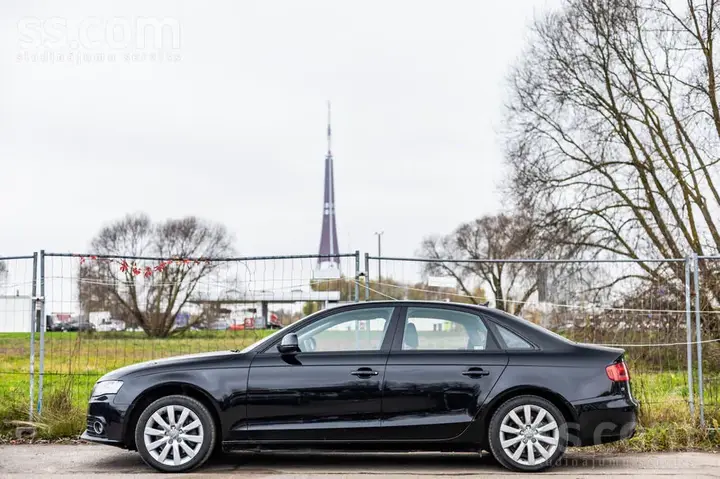 Audi A4 2009 photo 4