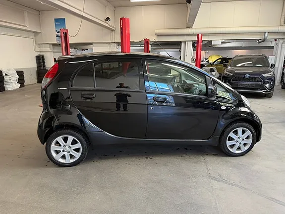 Peugeot Ion 2015 photo 5