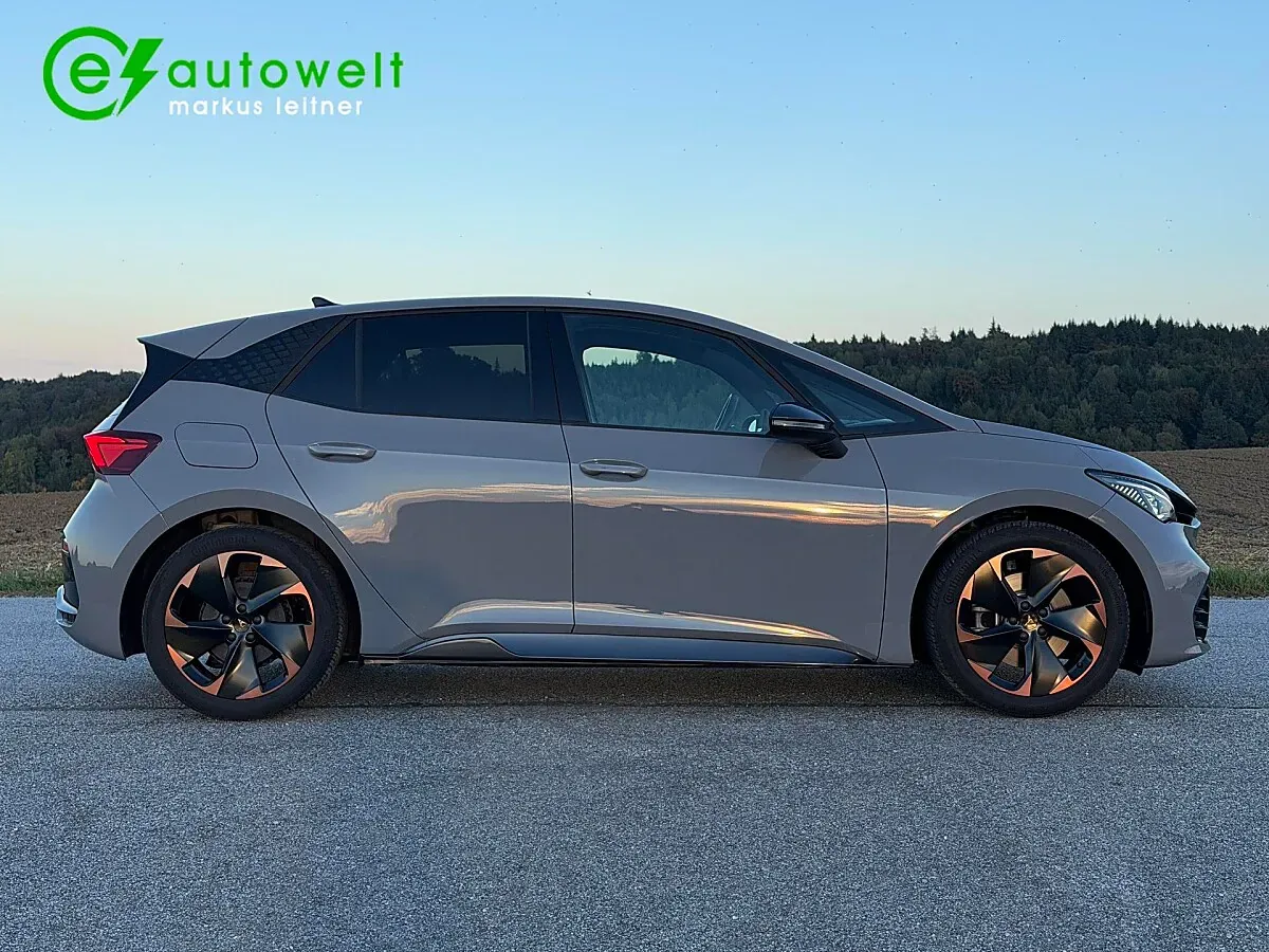 Cupra Born 2024 photo 2