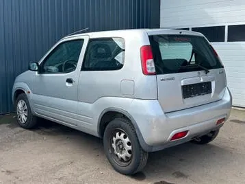 Suzuki Ignis 2001 photo 3