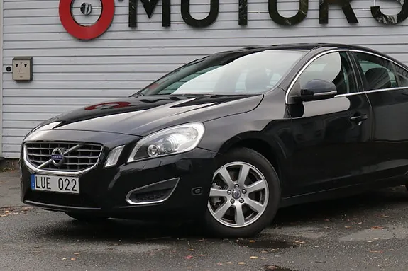 Volvo S60 2012 photo 2
