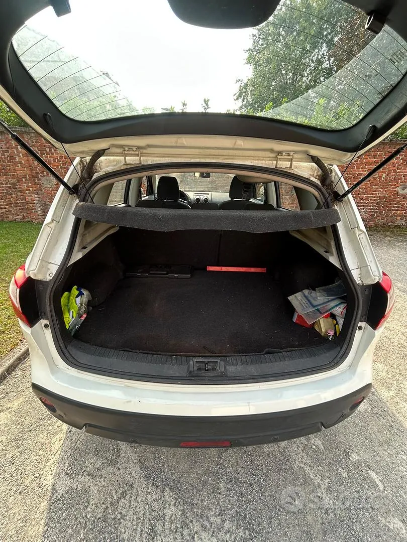 Nissan Qashqai 2012 photo 5