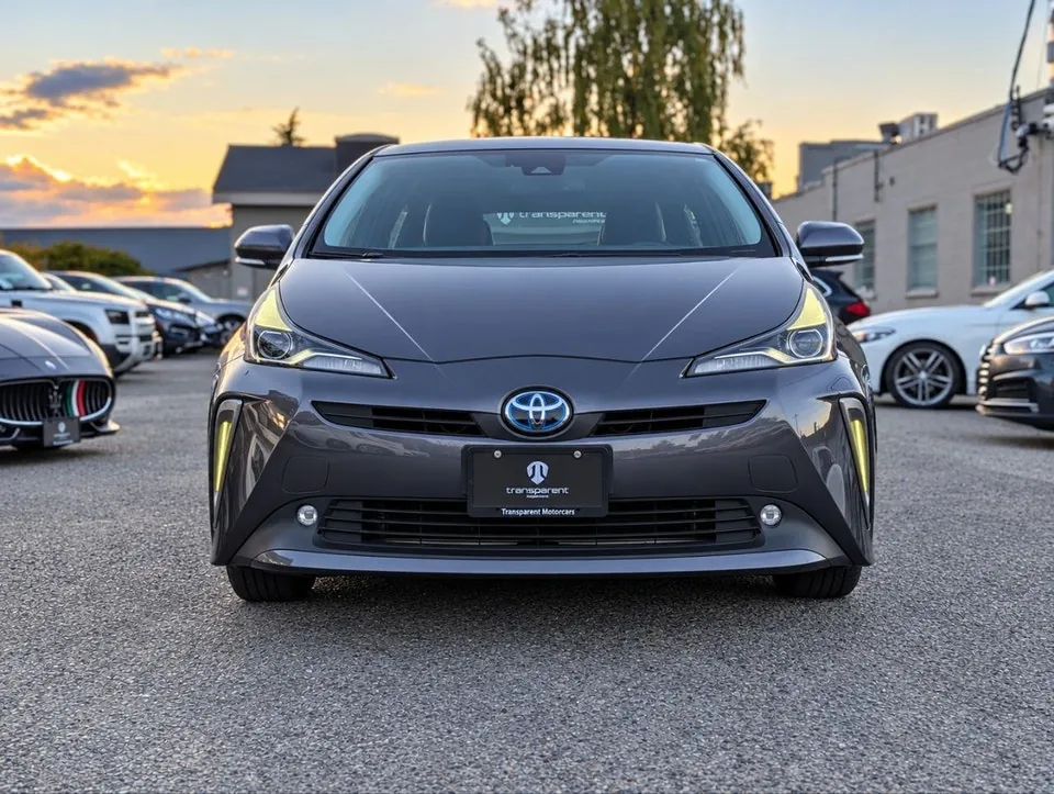 Toyota Prius 2019 photo 2