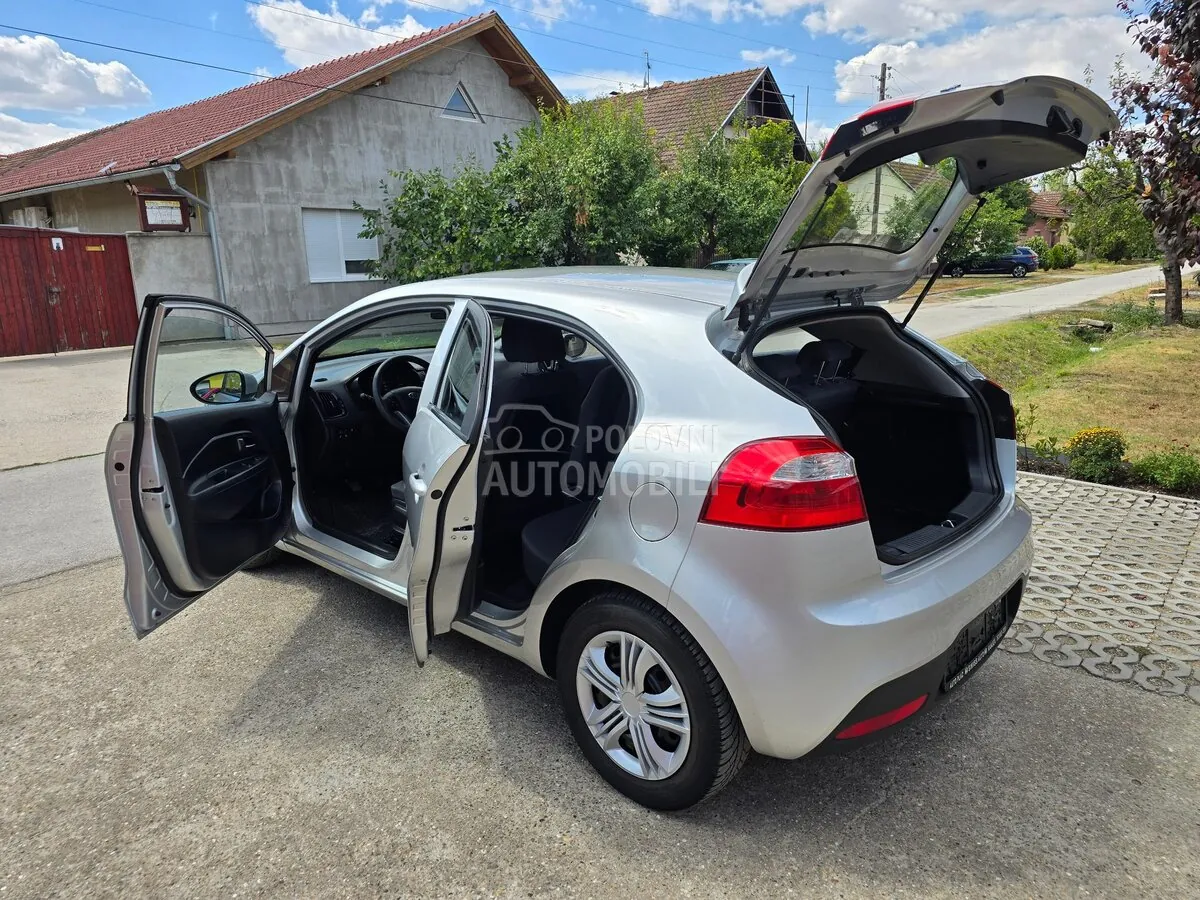 Kia Rio 2013 photo 5