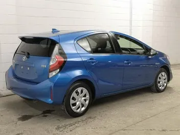 Toyota Aqua 2017 photo 3