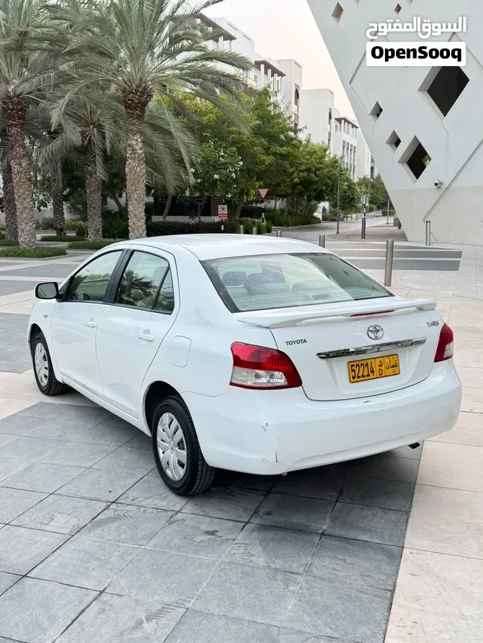 Toyota Yaris 2013 photo 4
