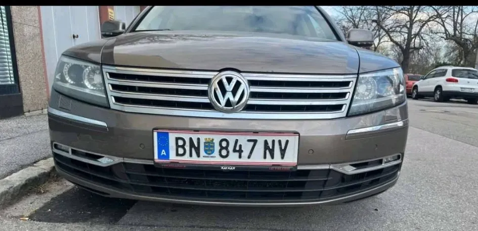 Volkswagen Phaeton 2012 photo 3