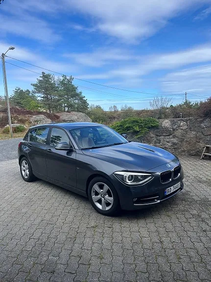 BMW 116D 2011 photo 2
