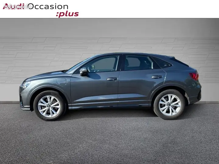 Audi Q3 2023 photo 2