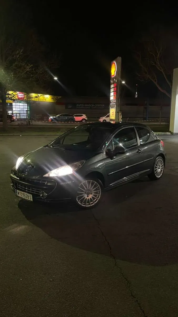 Peugeot 207 2007 photo 2
