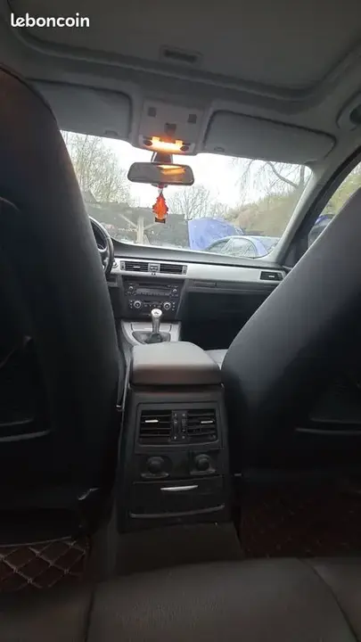 BMW 3 Series 2009 photo 4