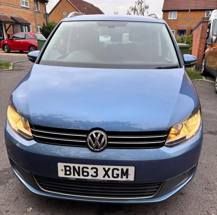 Volkswagen Touran 2013 photo 2