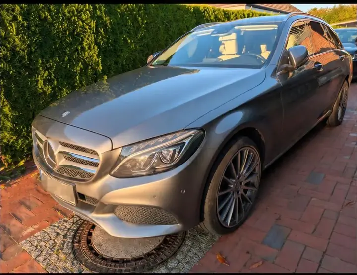 Mercedes-Benz C200