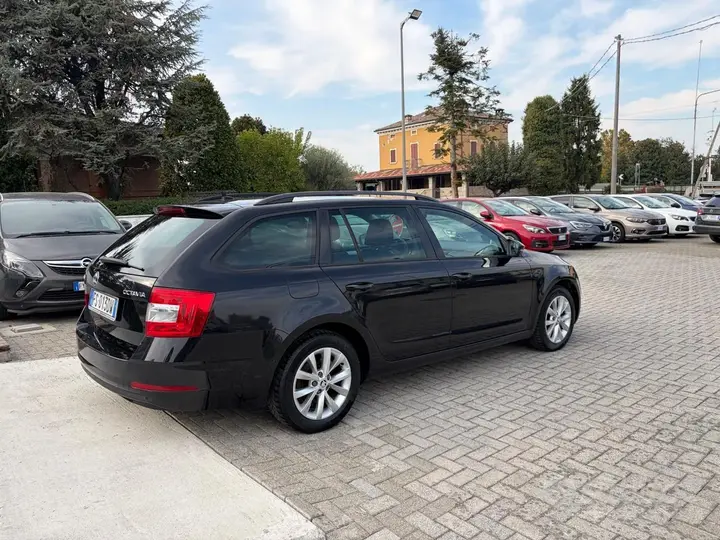 Skoda Octavia 2018 photo 5